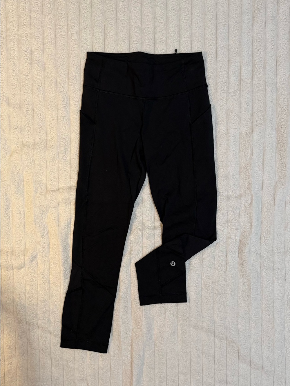 Lululemon cropped black leggings